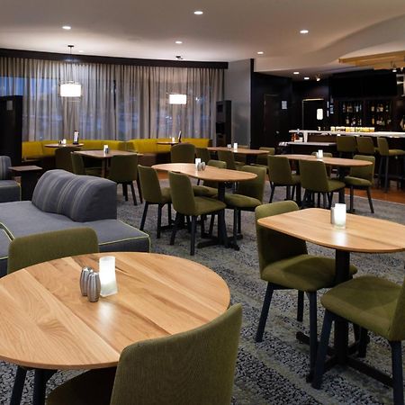 מלון Courtyard Highpoint מראה חיצוני תמונה