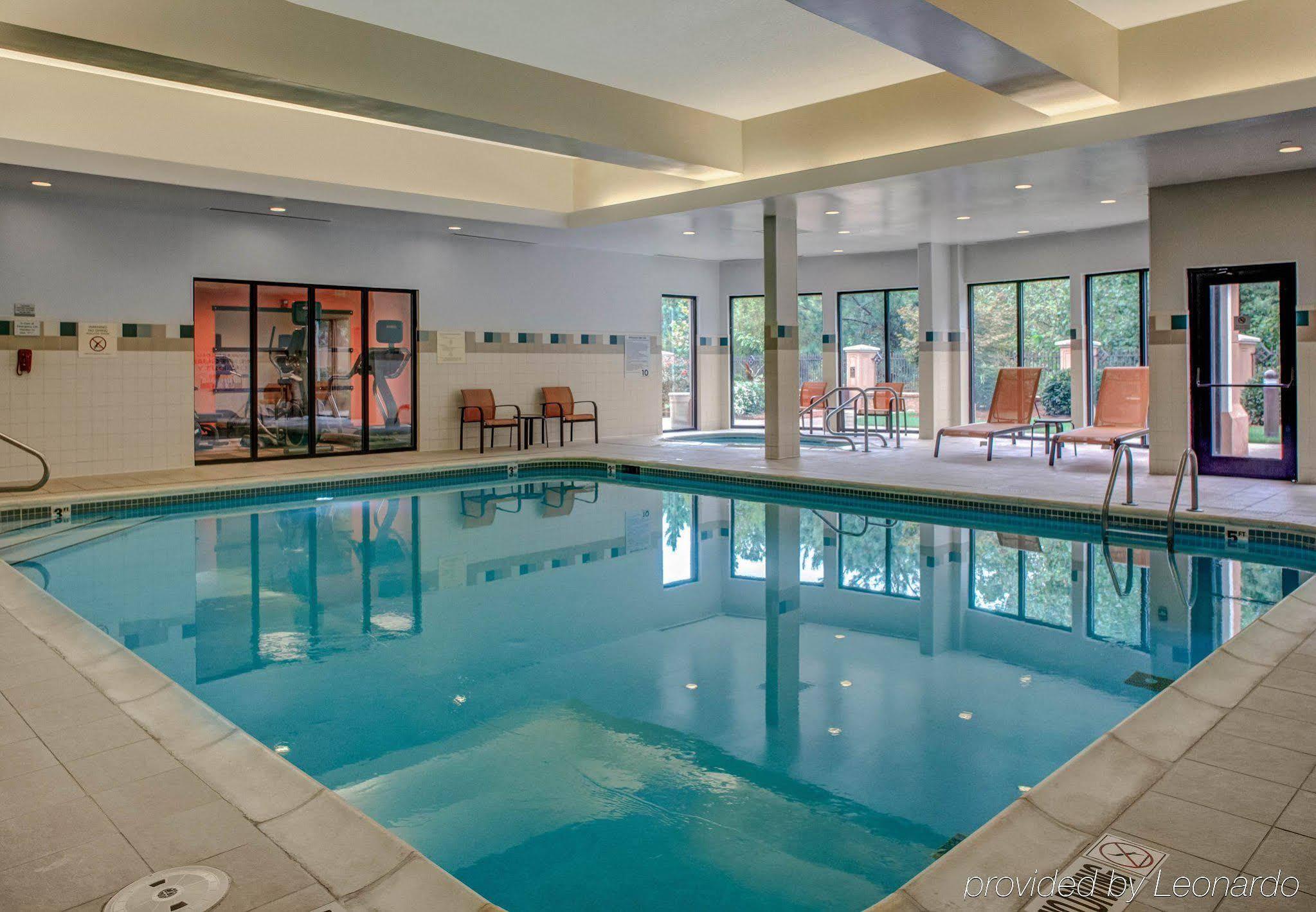 מלון Courtyard Highpoint מראה חיצוני תמונה